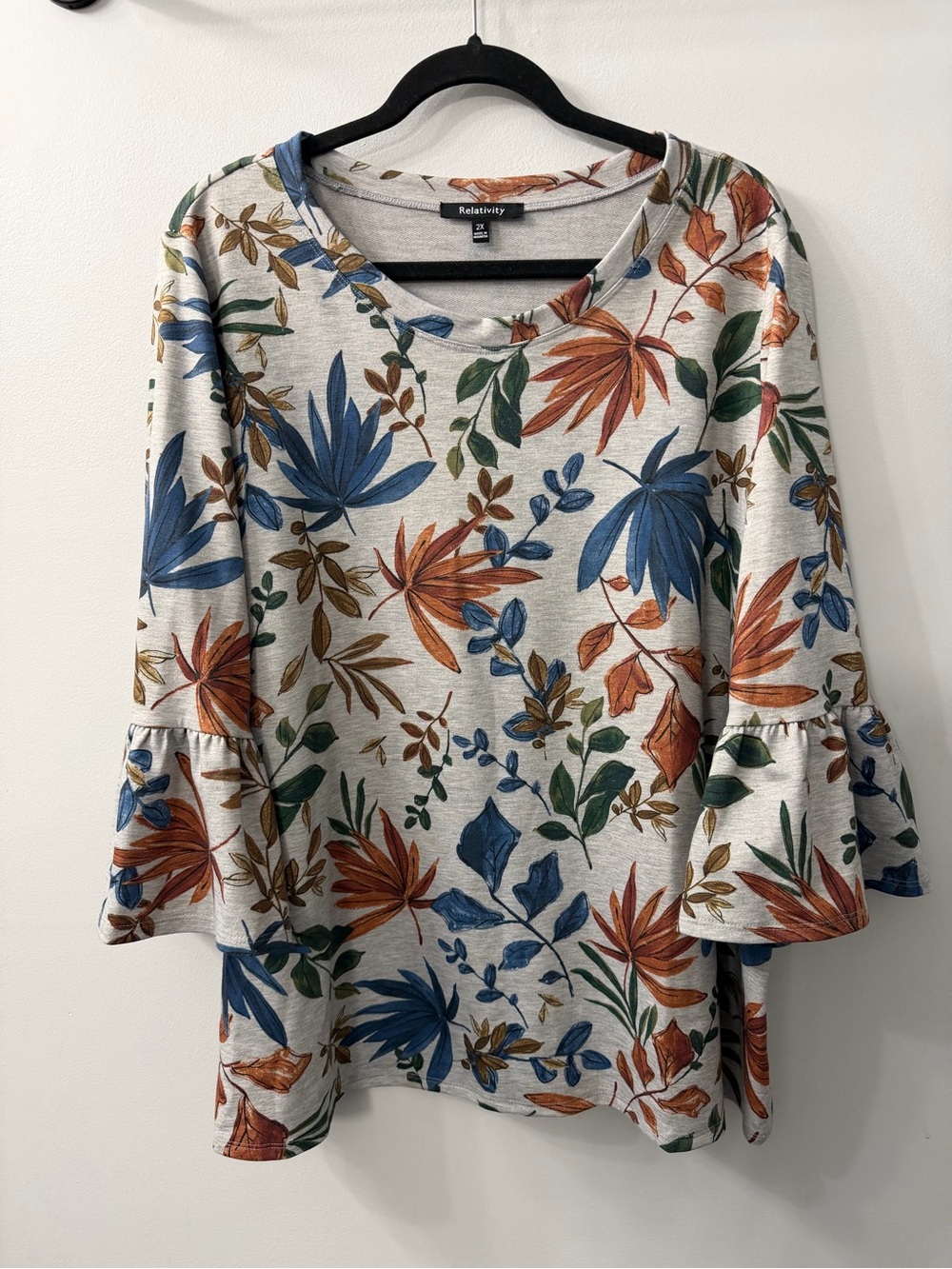 Relativity Women's Grey Brown Blue Floral Bell-Sleeve Top Size 2X